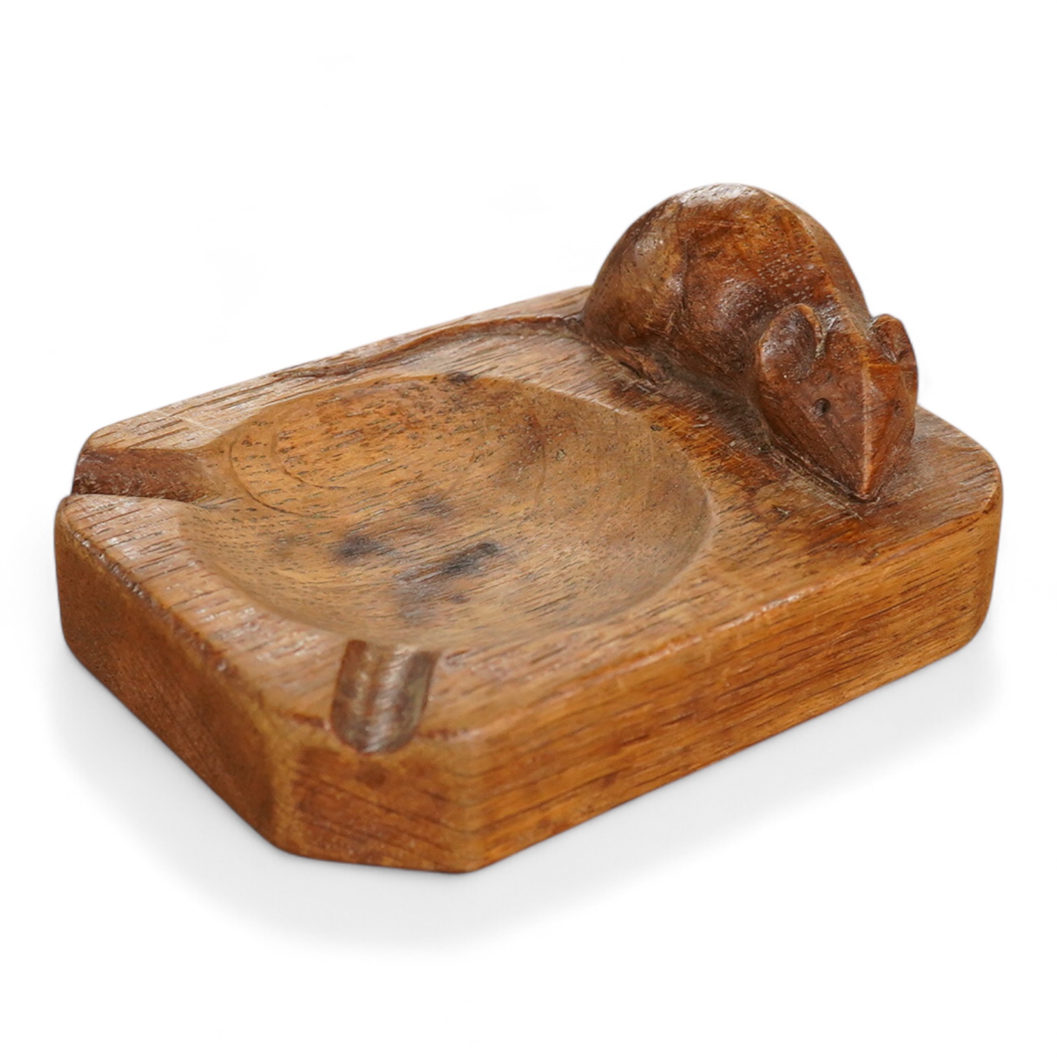 A Robert Thompson 'Mouseman' ashtray, 10cm wide